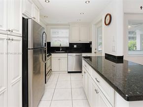 580 Egret Dr 121, Hallandale Beach FL 33009