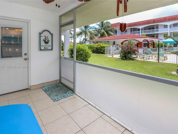 580 Egret Dr 121, Hallandale Beach FL 33009