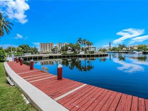 580 Egret Dr 121, Hallandale Beach FL 33009