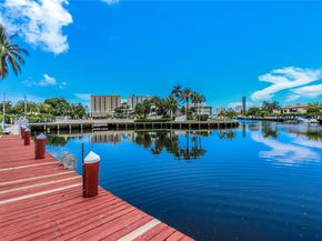 580 Egret Dr 121, Hallandale Beach FL 33009