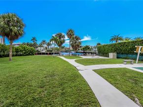 580 Egret Dr 121, Hallandale Beach FL 33009