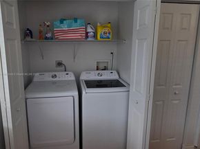 2120 SW 94th Ter 404, Davie FL 33324