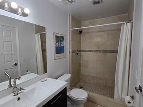 2120 SW 94th Ter 404, Davie FL 33324