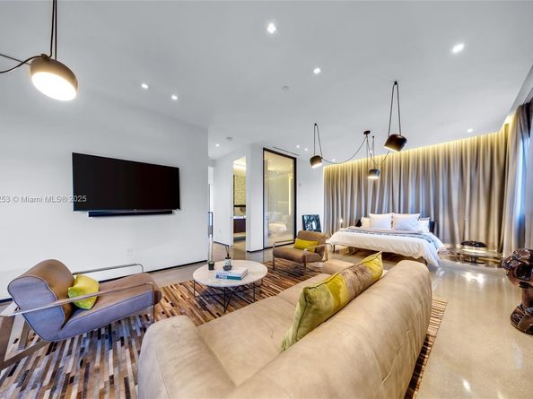 Undisclosed Address #A11915253, Miami FL 33127