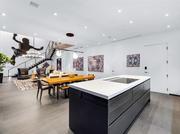 Undisclosed Address #A11915253, Miami FL 33127