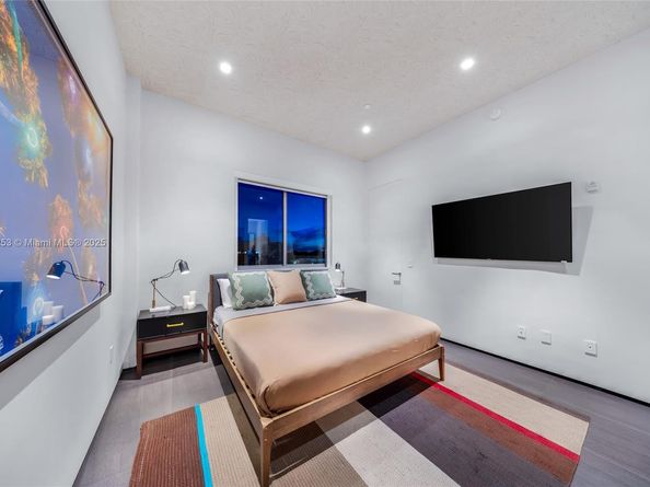 Undisclosed Address #A11915253, Miami FL 33127