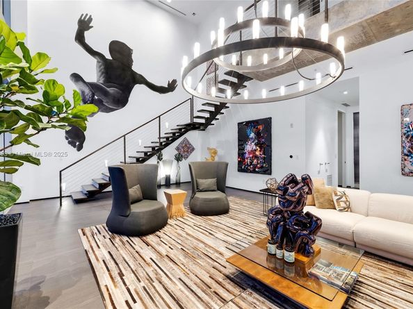 Undisclosed Address #A11915253, Miami FL 33127