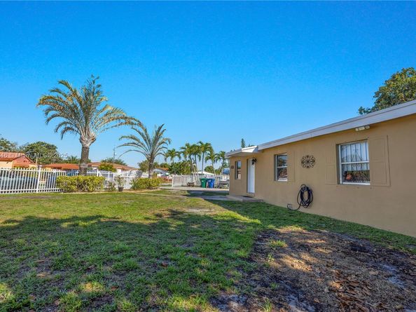 15231 NW 28th Pl, Miami Gardens FL 33054