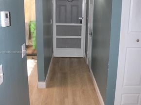 8925 Springtree Lakes Dr, Sunrise FL 33351