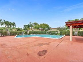 8925 Springtree Lakes Dr, Sunrise FL 33351