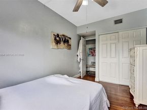 8925 Springtree Lakes Dr, Sunrise FL 33351