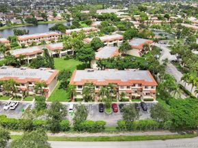 8925 Springtree Lakes Dr, Sunrise FL 33351