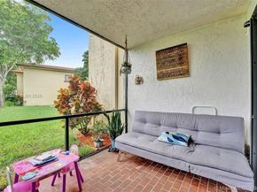 8925 Springtree Lakes Dr, Sunrise FL 33351