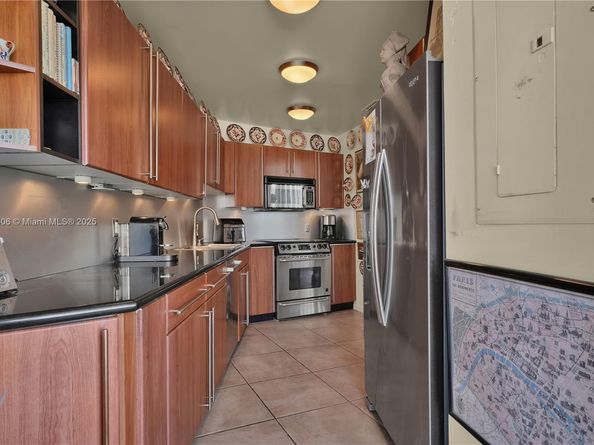 720 NE 69th St 9W, Miami FL 33138