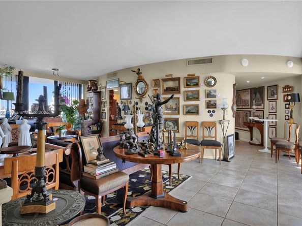 720 NE 69th St 9W, Miami FL 33138