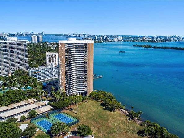 720 NE 69th St 9W, Miami FL 33138