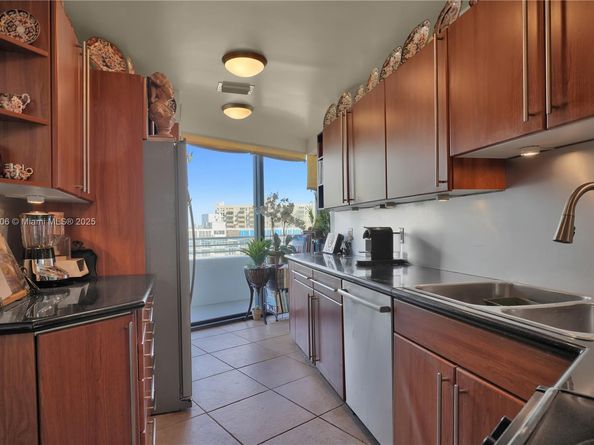 720 NE 69th St 9W, Miami FL 33138