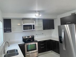 826 N 17th Ave, Hollywood FL 33020