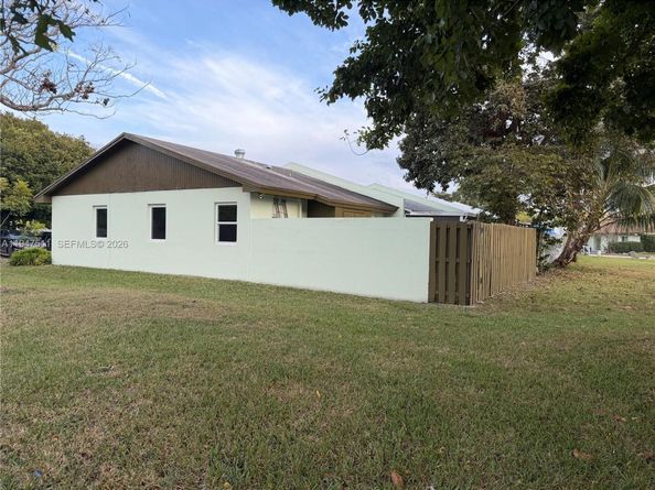 5402 SW 139th Ct, Miami FL 33175