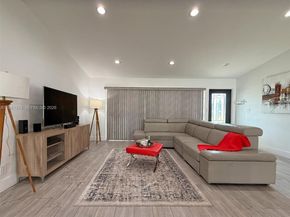 2525 Tortugas Ln, Fort Lauderdale FL 33312