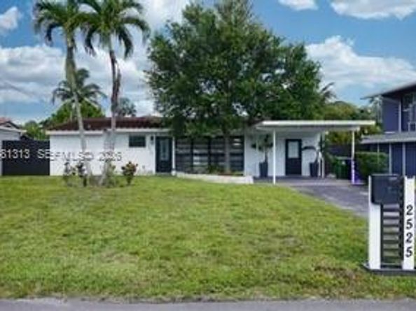 2525 Tortugas Ln, Fort Lauderdale FL 33312