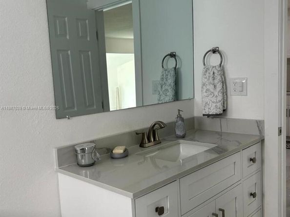 3601 N 66th Ave, Hollywood FL 33024