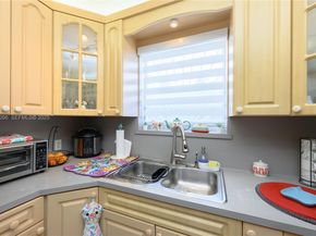 30 SW 57th Ct, Miami FL 33144