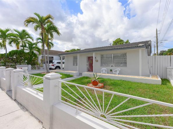 30 SW 57th Ct, Miami FL 33144