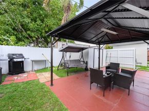 30 SW 57th Ct, Miami FL 33144