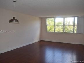 9143 SW 77th Ave B304, Miami FL 33156
