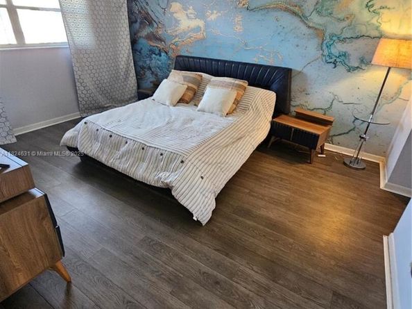 410 SE 2nd St 318, Hallandale Beach FL 33009