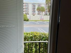 2701 Riverside Dr 109B, Coral Springs FL 33065