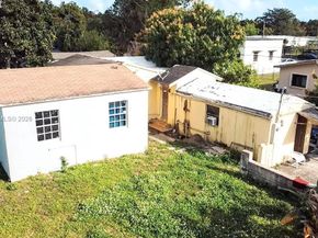 1086 NW 101st St, Miami FL 33150