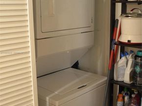 253 NE 2nd St 908, Miami FL 33132