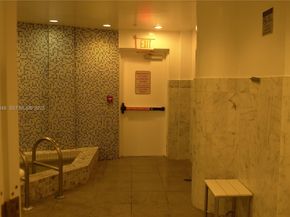 253 NE 2nd St 908, Miami FL 33132