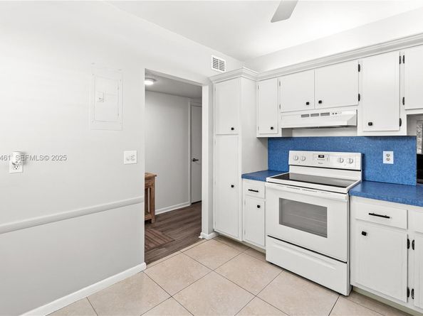 6751 Cypress Rd 207, Plantation FL 33317