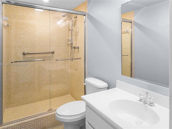 6751 Cypress Rd 207, Plantation FL 33317