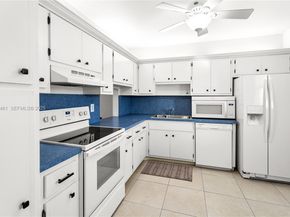 6751 Cypress Rd 207, Plantation FL 33317