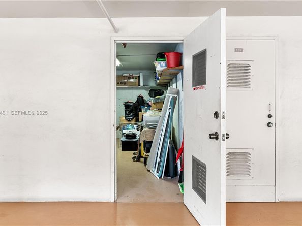 6751 Cypress Rd 207, Plantation FL 33317