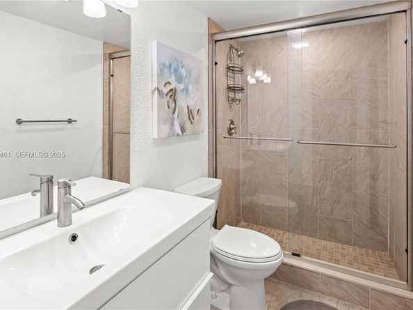 6751 Cypress Rd 207, Plantation FL 33317