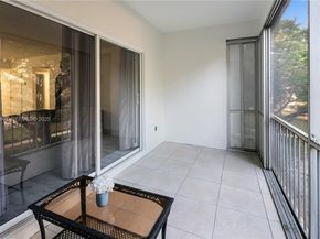 6751 Cypress Rd 207, Plantation FL 33317