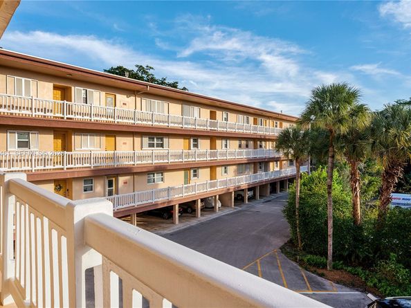 6751 Cypress Rd 207, Plantation FL 33317