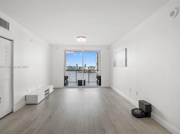 17150 N Bay Rd 2706, Sunny Isles Beach FL 33160
