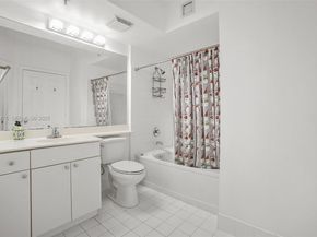 17150 N Bay Rd 2706, Sunny Isles Beach FL 33160