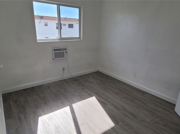 111 SW 18th Ave, Miami FL 33135