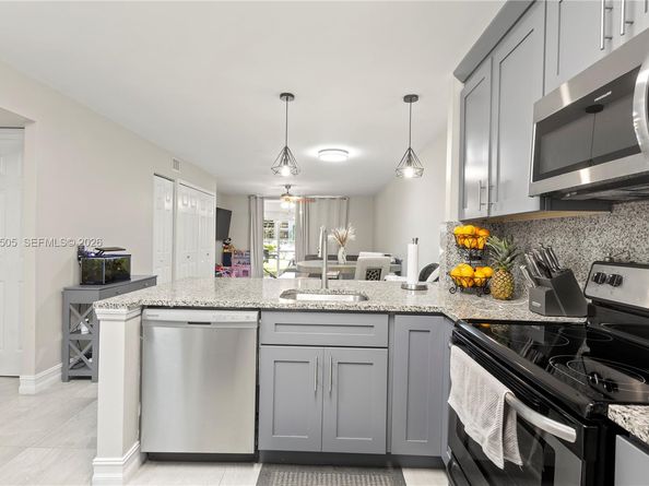 400 SE 10th St 103, Deerfield Beach FL 33441