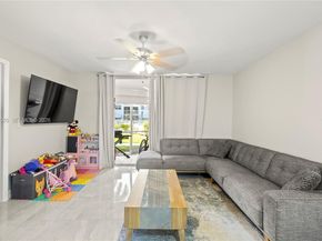 400 SE 10th St 103, Deerfield Beach FL 33441