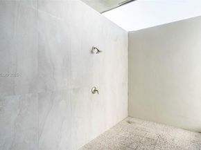 11911 NW 2 St, Plantation FL 33325