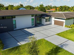 11911 NW 2 St, Plantation FL 33325