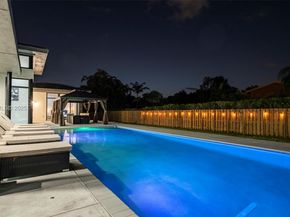 11911 NW 2 St, Plantation FL 33325